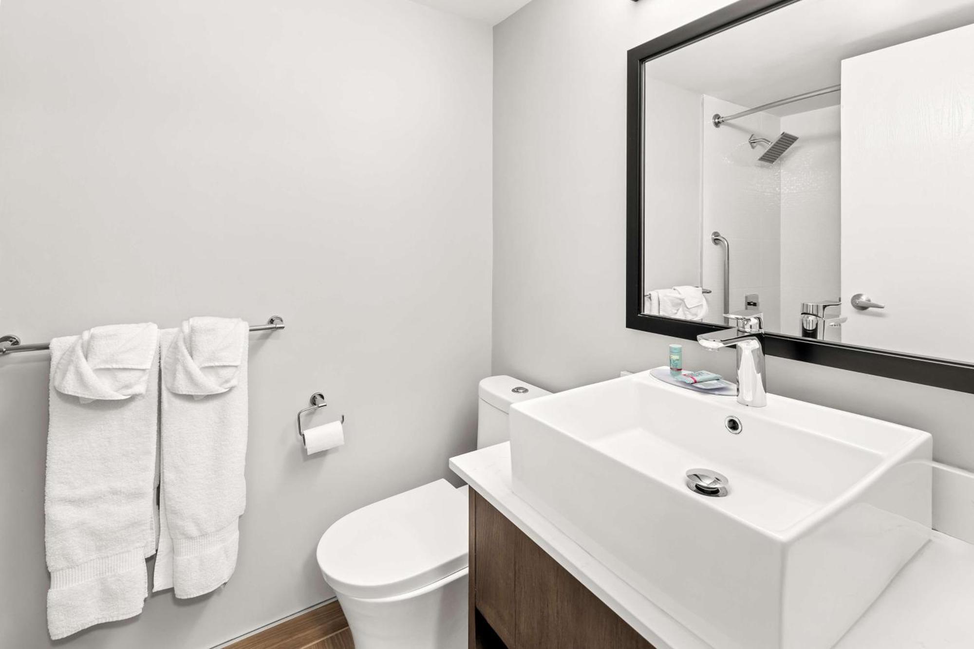 Best Western Cowichan Valley Inn Дункан Экстерьер фото